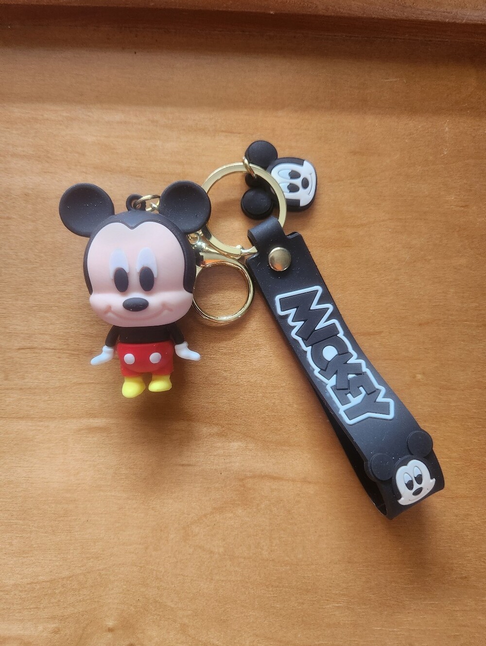 🎉 Mickey Mouse Keychain